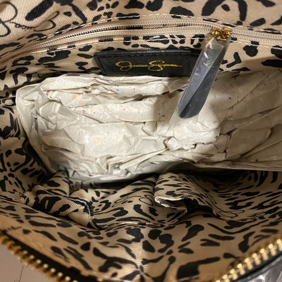 Samantha Crossbody Bag
JESSICA SIMPSON - Picture 4 of 4